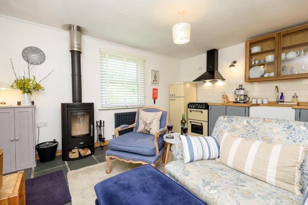 Bijou Coastal Apartment In Polperro With Hot Tub Onsite Parking Downhill Walk To Village Buitenkant foto