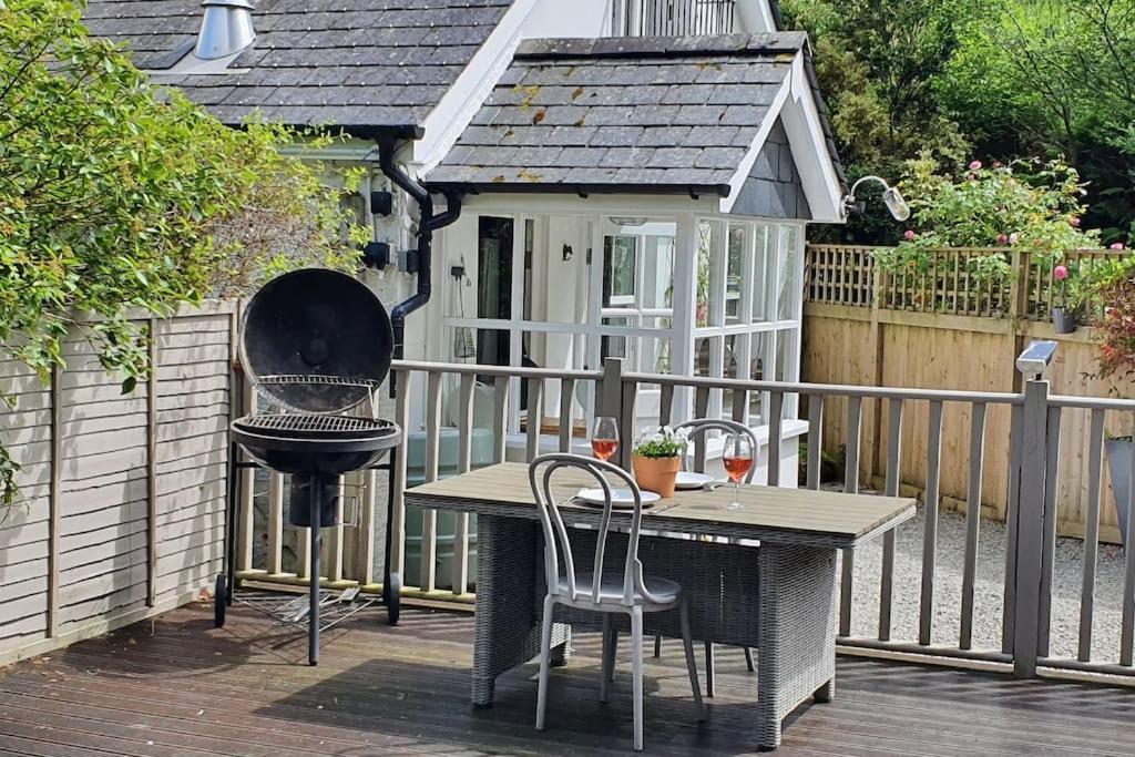 Bijou Coastal Apartment In Polperro With Hot Tub Onsite Parking Downhill Walk To Village Buitenkant foto