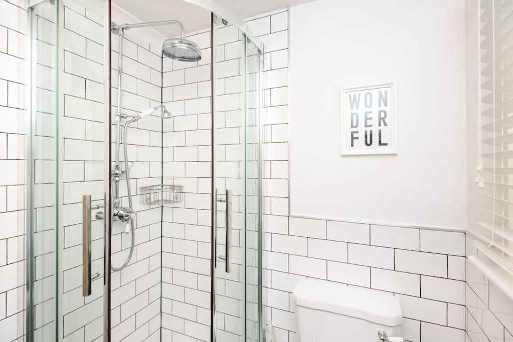 Bijou Coastal Apartment In Polperro With Hot Tub Onsite Parking Downhill Walk To Village Buitenkant foto