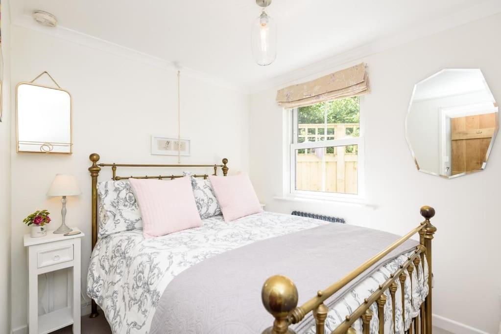 Bijou Coastal Apartment In Polperro With Hot Tub Onsite Parking Downhill Walk To Village Buitenkant foto