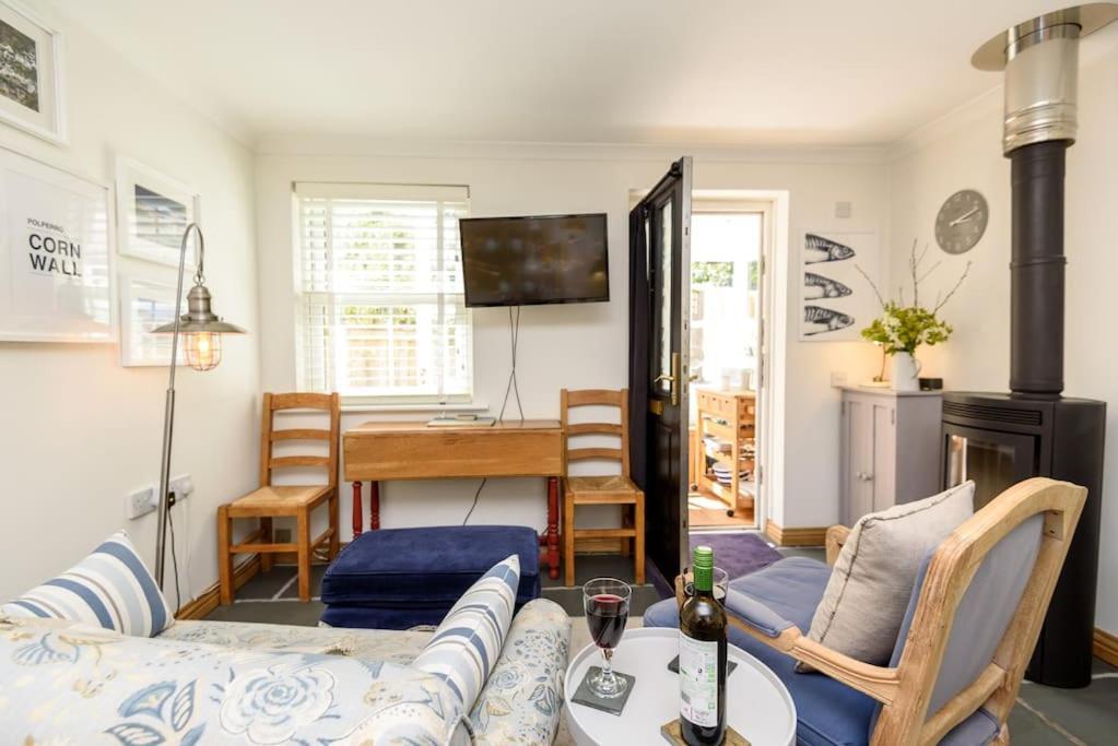 Bijou Coastal Apartment In Polperro With Hot Tub Onsite Parking Downhill Walk To Village Buitenkant foto