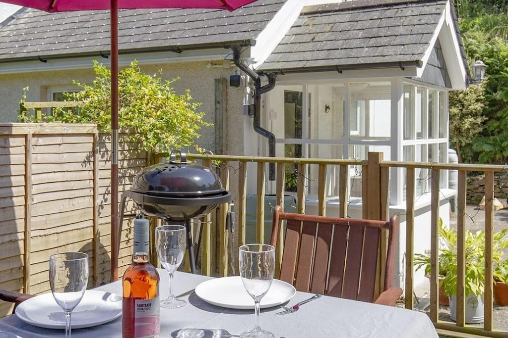 Bijou Coastal Apartment In Polperro With Hot Tub Onsite Parking Downhill Walk To Village Buitenkant foto