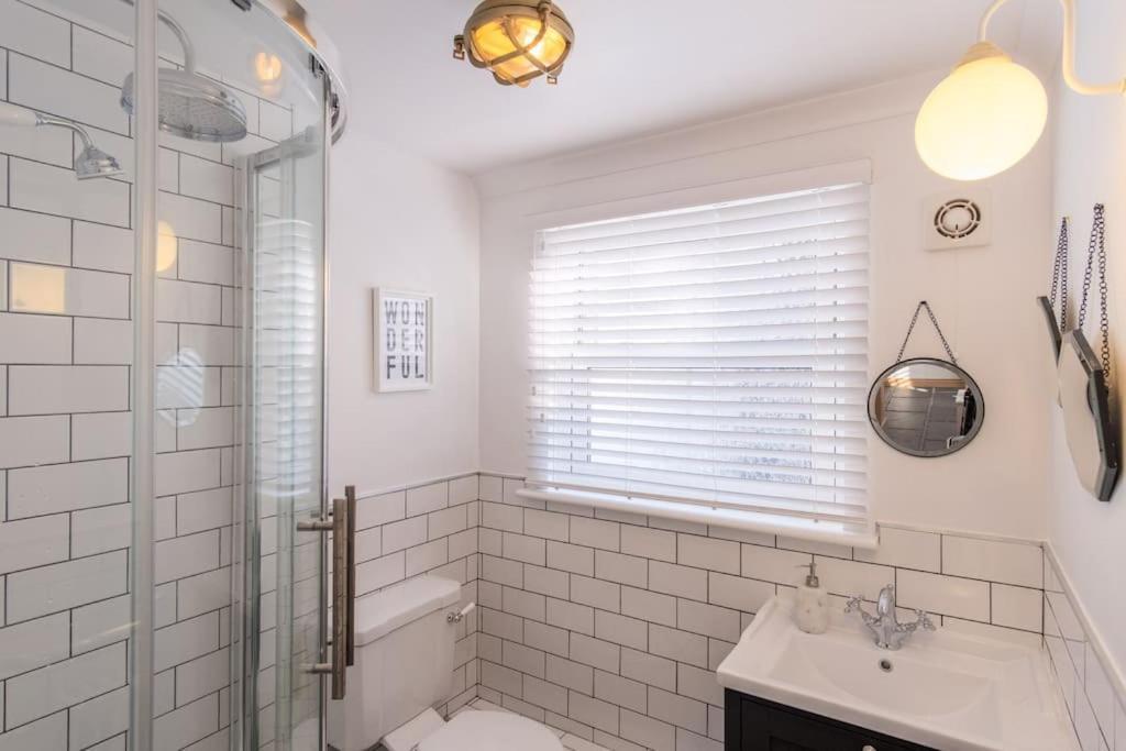 Bijou Coastal Apartment In Polperro With Hot Tub Onsite Parking Downhill Walk To Village Buitenkant foto