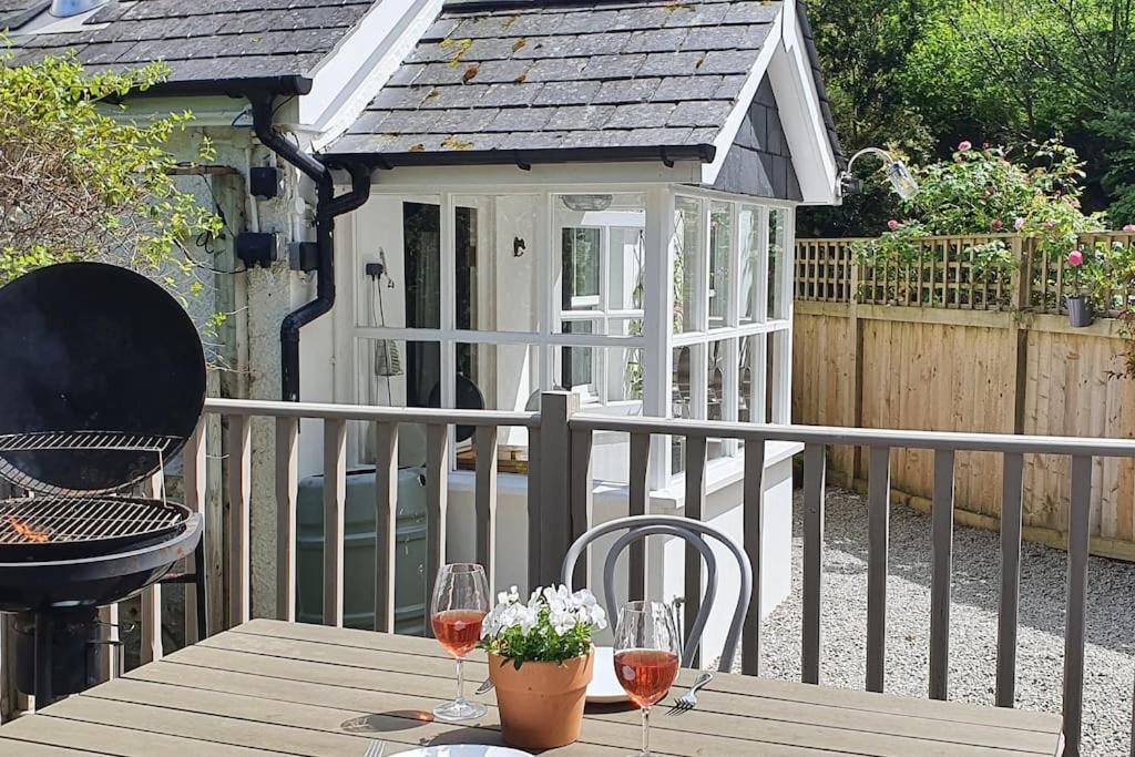 Bijou Coastal Apartment In Polperro With Hot Tub Onsite Parking Downhill Walk To Village Buitenkant foto