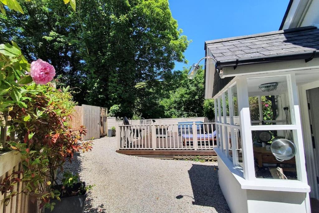 Bijou Coastal Apartment In Polperro With Hot Tub Onsite Parking Downhill Walk To Village Buitenkant foto