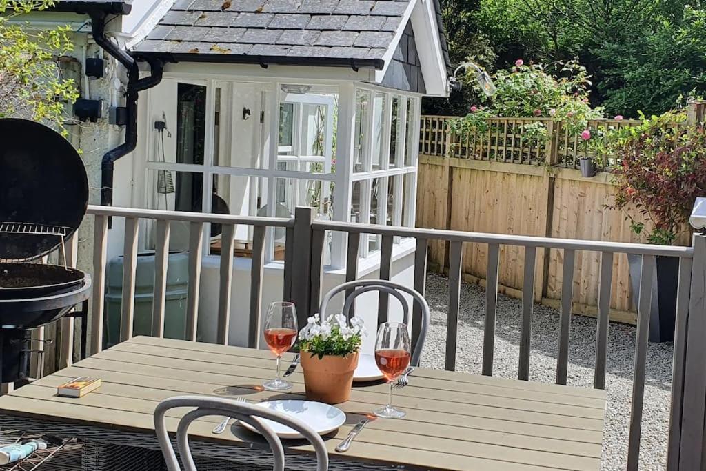 Bijou Coastal Apartment In Polperro With Hot Tub Onsite Parking Downhill Walk To Village Buitenkant foto