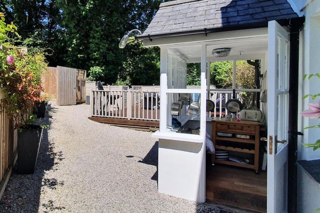 Bijou Coastal Apartment In Polperro With Hot Tub Onsite Parking Downhill Walk To Village Buitenkant foto