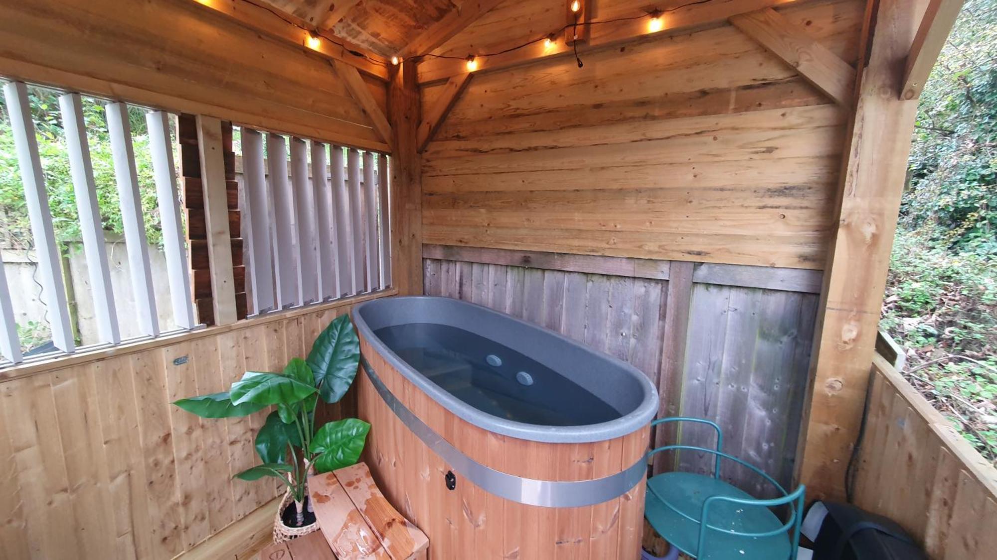 Bijou Coastal Apartment In Polperro With Hot Tub Onsite Parking Downhill Walk To Village Buitenkant foto